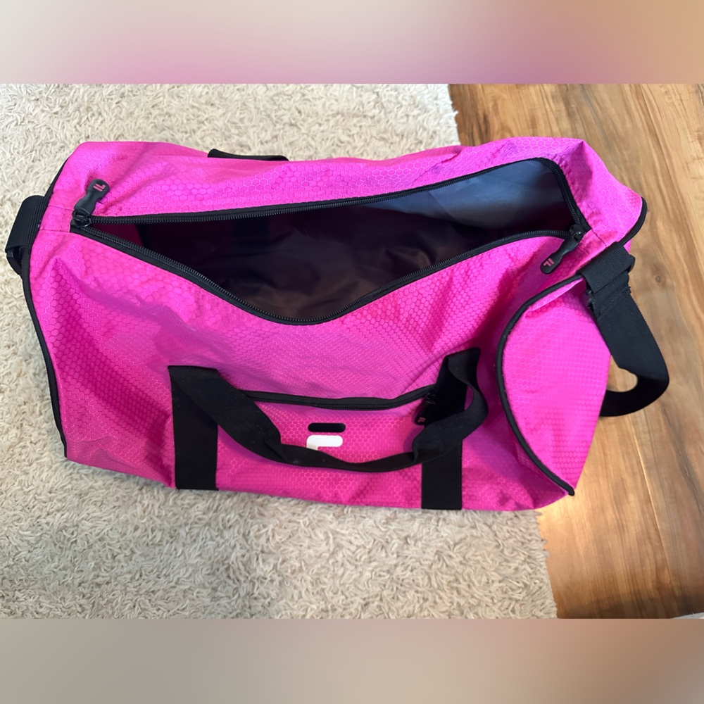 FILA gym bag Size medium Pink and black with some small white detail